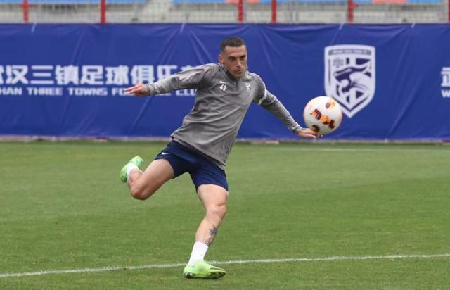 完美体育app下载-专访斯坦丘：我是团队型球员 若重逢奥斯卡很美妙